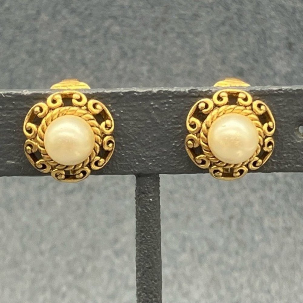 Clip On Earrings White Round Pearl Gold Scroll Rope Vintage Retro Granny Soft Gi